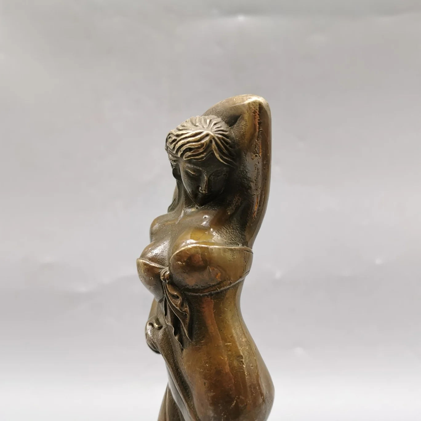 Exquisite Brass (Standing Pretty Girl) Home Decoration
