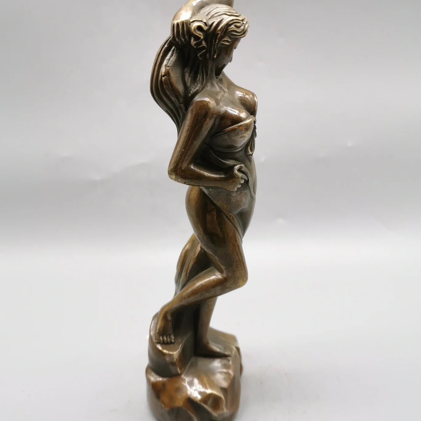 Exquisite Brass (Standing Pretty Girl) Home Decoration